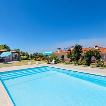 Sunny Country House With Swimming Pool Grijo